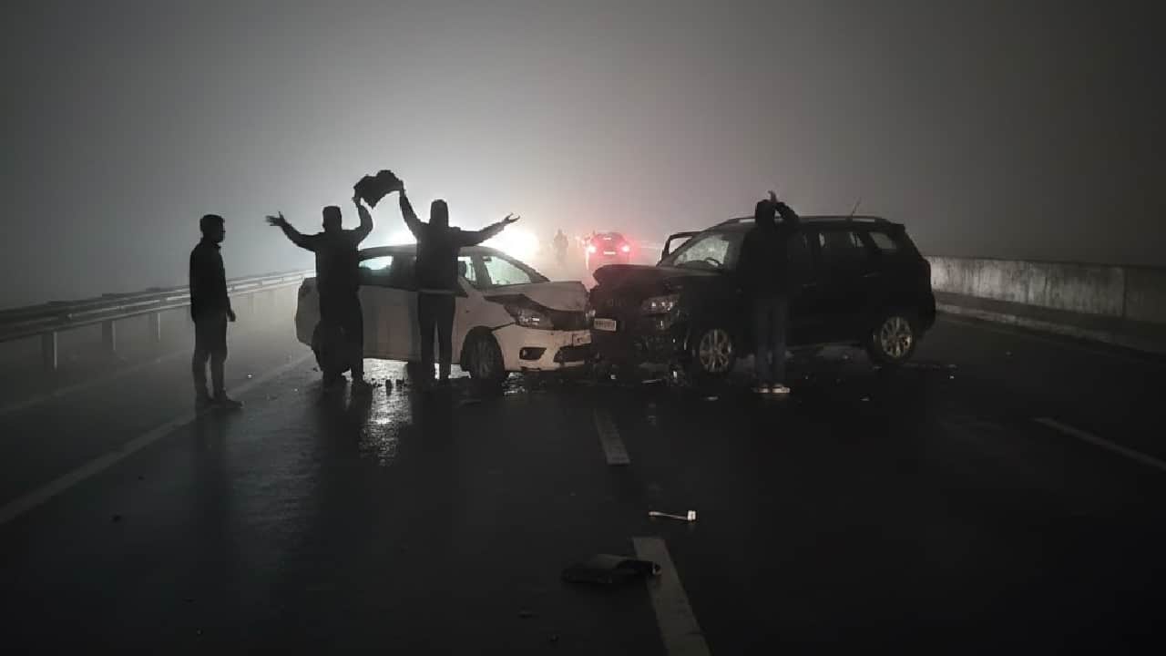 Yamuna Expressway Accident AI to understand how the accident happened