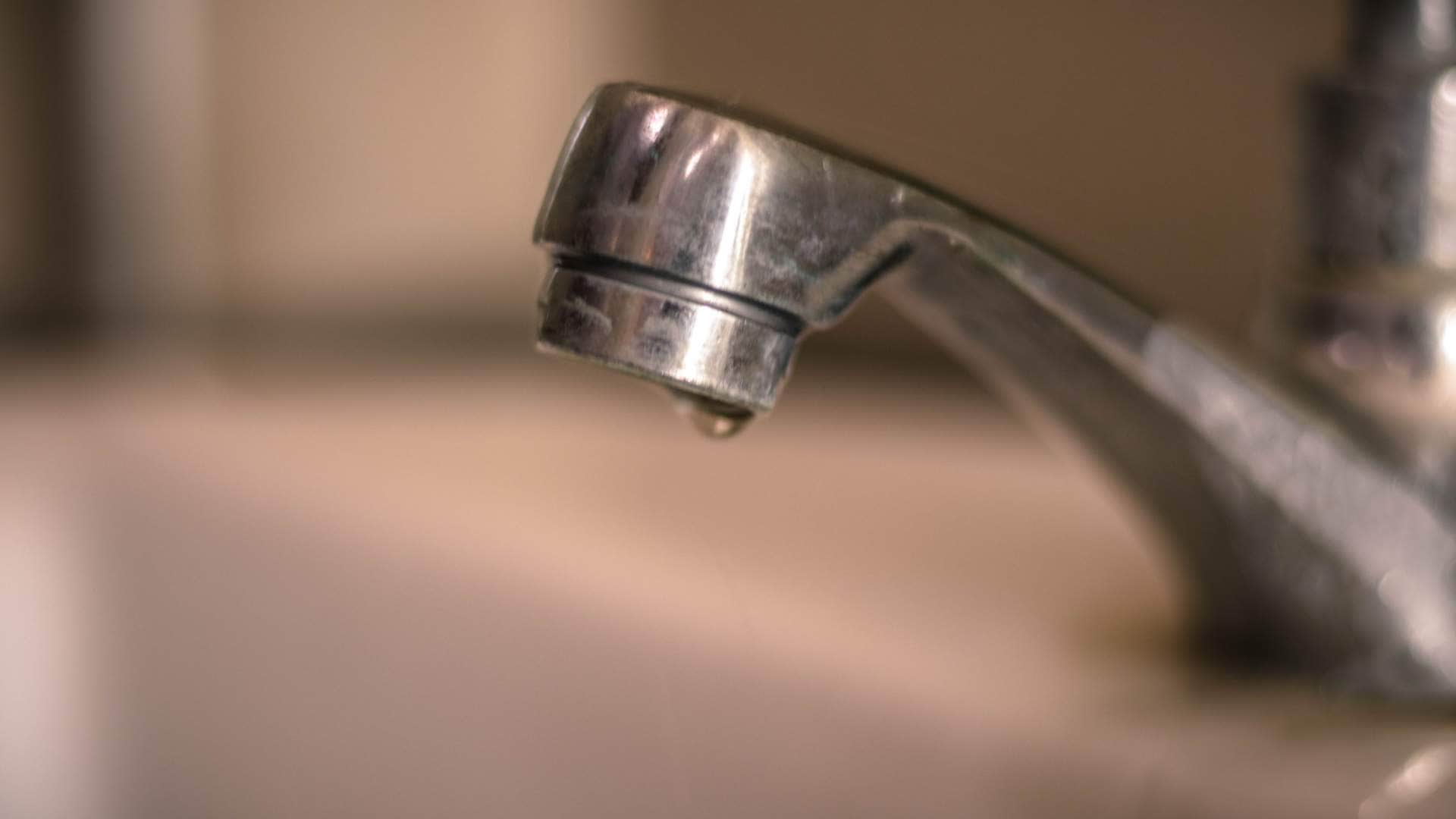 Vastu tips for water leakage in home bring negative energy and effect money vastu shastra water tap