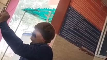 video viral of sub-inspector threatening someone in Chandauli