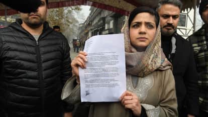 Iltija Mufti moved a complaint against Bihar Chief Minister. She went to Kothi Bagh police and handed over the