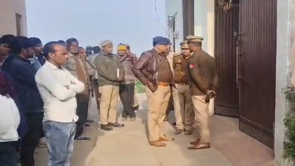 kanpur: saraapha kaarobaaree ne bachchon kee hatya kar dee jaan, mauke se mila susaid not -araul sthit haashi