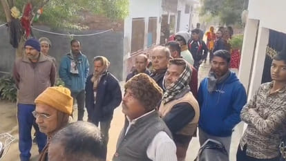 kanpur: saraapha kaarobaaree ne bachchon kee hatya kar dee jaan, mauke se mila susaid not -araul sthit haashi
