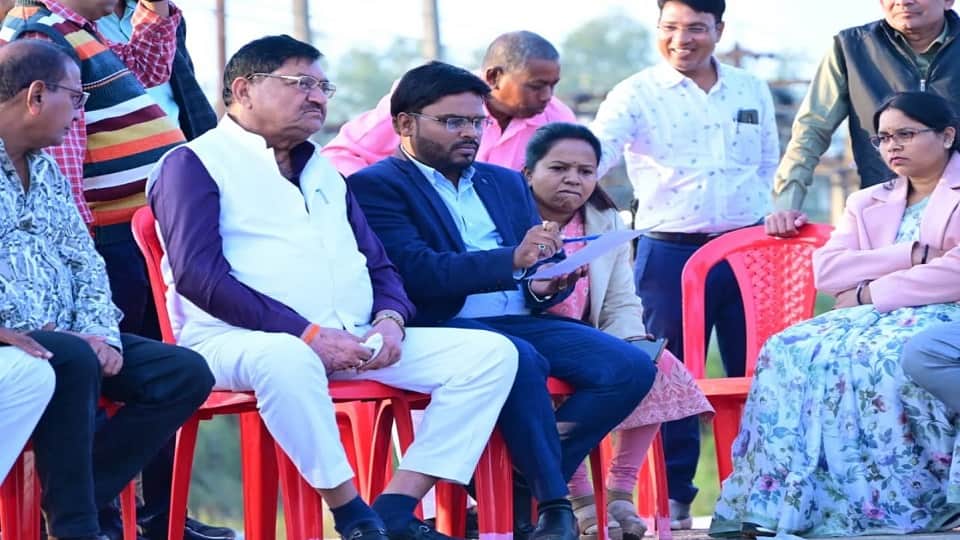 मंत्री ने की बैठक