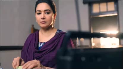 mrs deshpande web series review madhuri dixit Priyanshu Chatterjee Siddharth Chandekar released on jio hotstar
