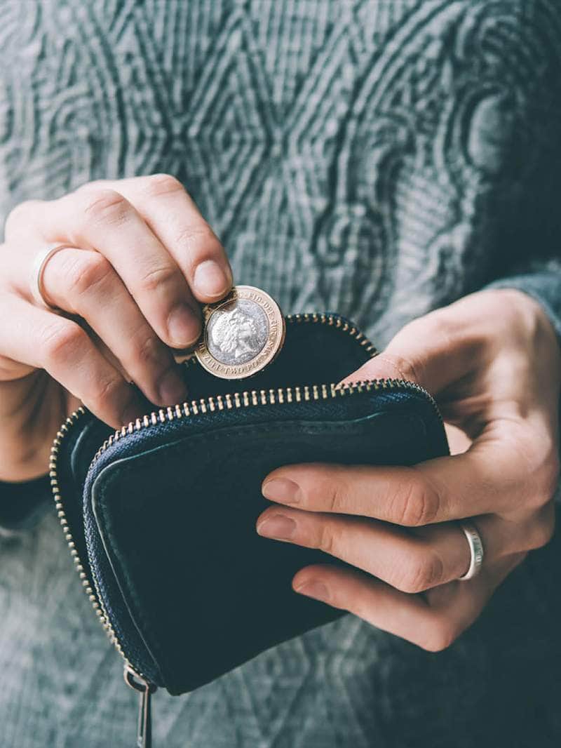 पर्स में कभी नहीं होगी पैसों की कमी, अपनाएं ये फेंगशुई उपाय