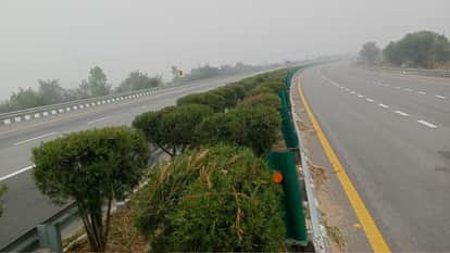 Purvanchal Expressway speed limit reduced due to fog in ghazipur UP