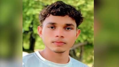 Baghpat: 12th class student was hit by a bike while running, he stopped breathing before reaching the hospital