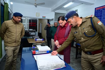 CM Dhami Surprise inspection at Dehradun Dalanwala police station angry on unhygienic conditions