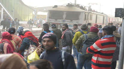 Kanpur: 52 trains delayed for up to 18 hours, passengers wait at station amidst biting winds