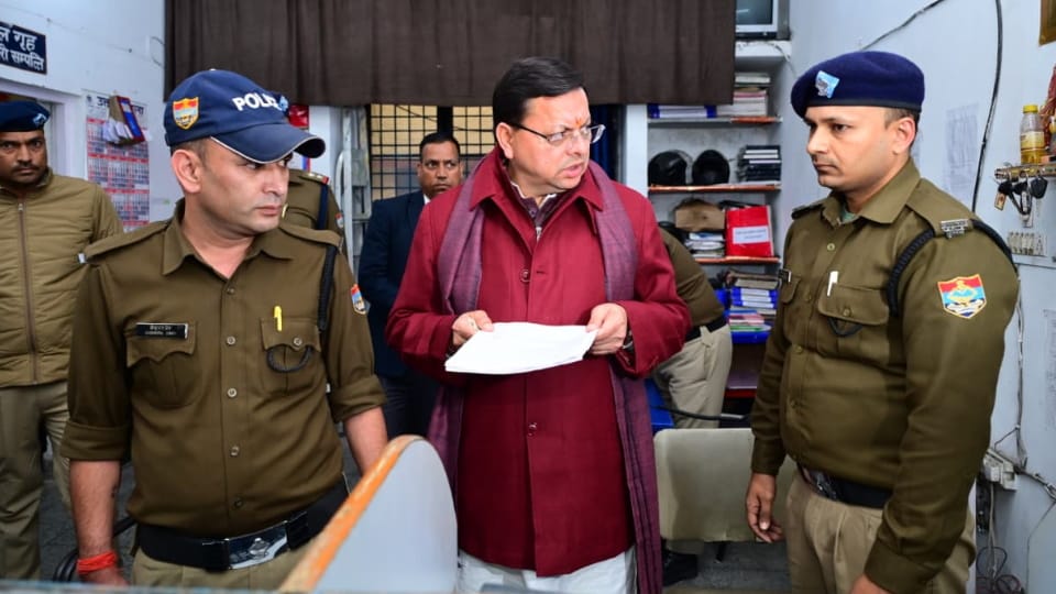 CM Dhami Surprise inspection at Dehradun Dalanwala police station angry on unhygienic conditions