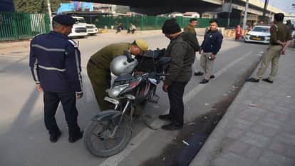 24-hour picket checking to prevent the entry of outside vehicles into Delhi.