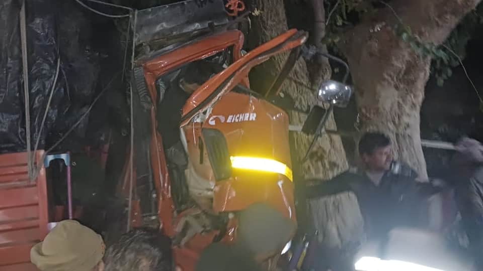 truck hits motorcycle Four people died accident was caused by fog in Sambhal