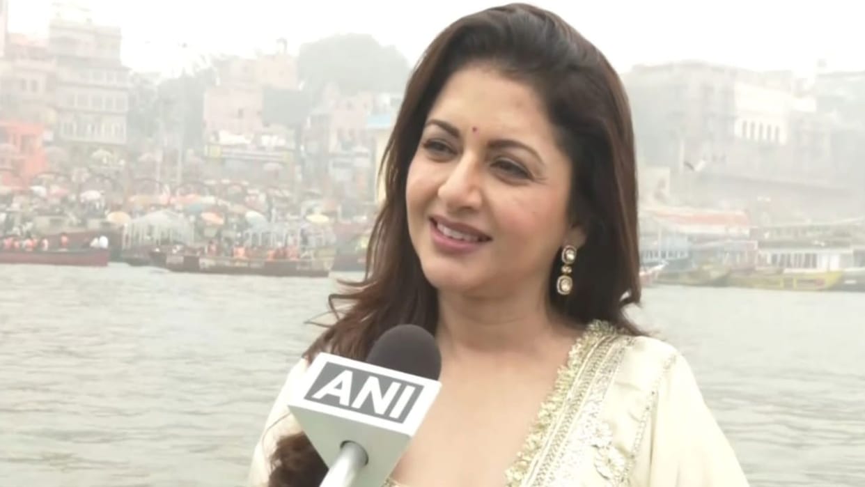 Actresses Bhagyashree and Pooja Chopra visit in kashi overwhelmed by beauty of ganga ghats in varanasi