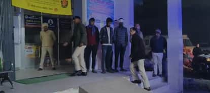 Bihar Accident: Bolero carrying a DSP returning from Patna collided with a truck four police officers injured