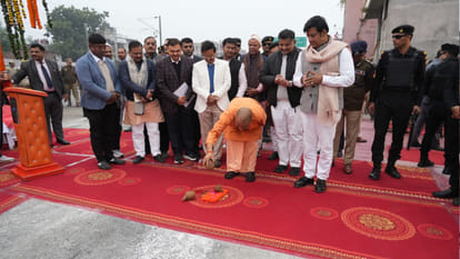CM Yogi inaugurated the Gorakhnath Bridge in Gorakhpur. He continued to attack the Samajwadi Party.