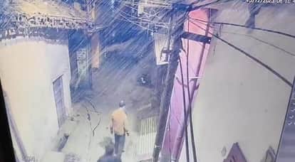 Bihar Crime: A man was injured after being beaten with bricks and stones while under the influence of drugs