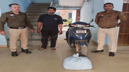 Major action by Raipur Police, accused arrested with five kg of ganja and wildlife monitor lizard