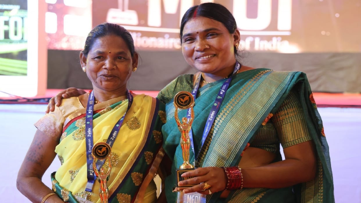 Bastar women hoist the flag in Delhi: Two women farmers received the Millionaire Farmer of India award