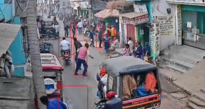 gayaji buniyaadganj land dispute daylight gunfire three injured