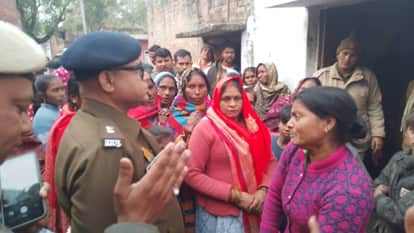 woman Panchayat mitra murdered by slitting her throat with  axe In Raebareli accused committed suicide