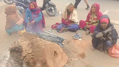 Kanpur The harsh effects of fog and cold traffic remained slow until 10 AM bonfires were lit at 22 locations