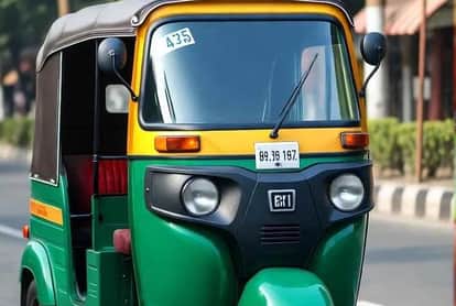 Gurugram Auto driver kidnaps two sister misdeed girl jumps off flyover to escape police