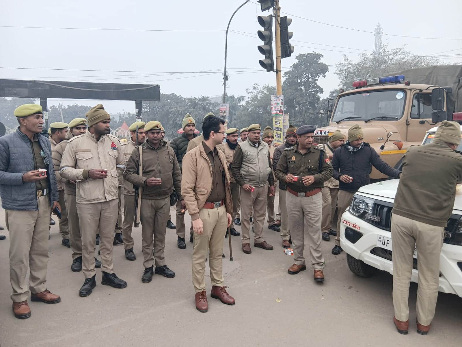 Noida Police takes a big step in view of cold Policemen get tea twice a day