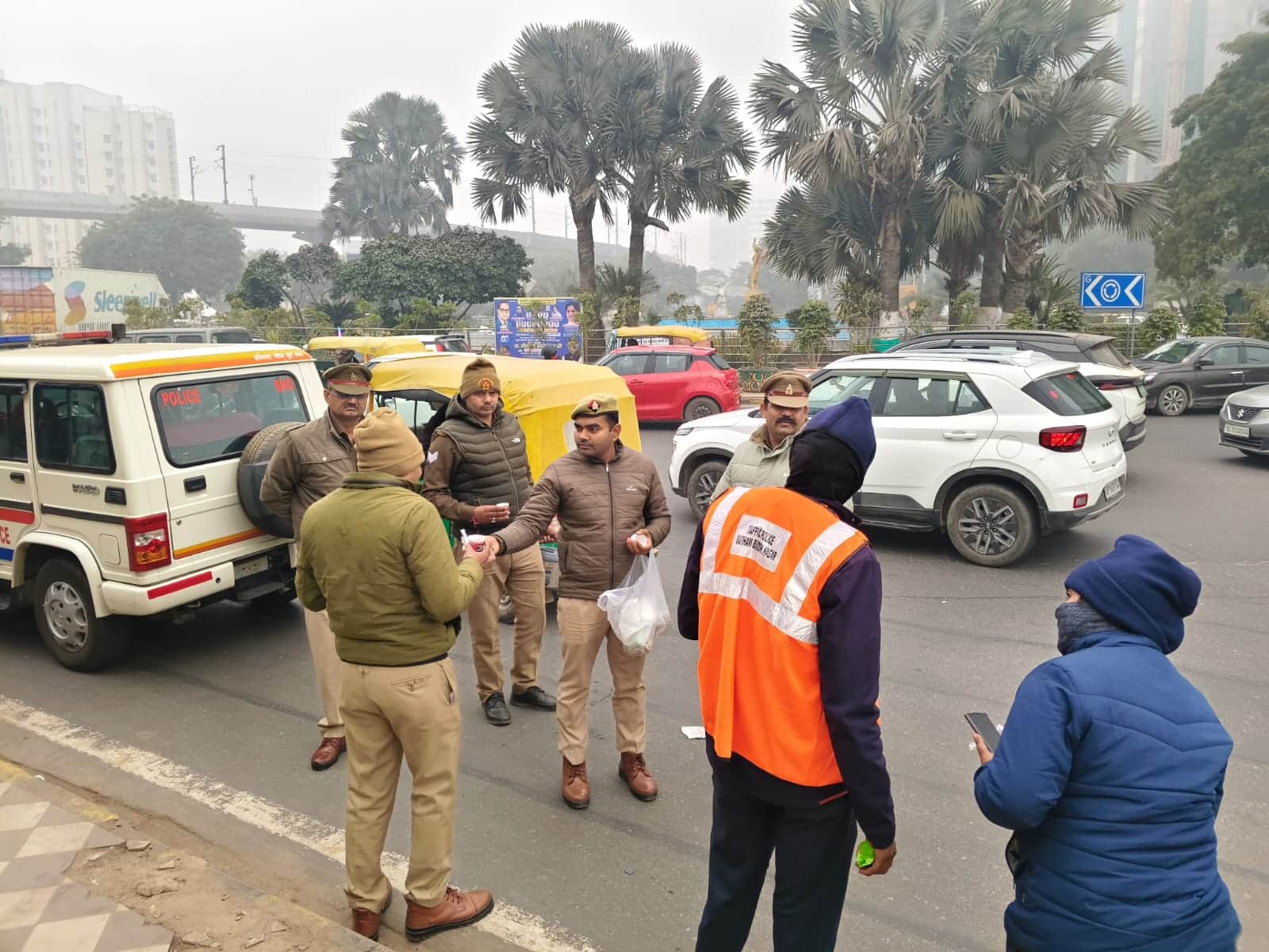 Noida Police takes a big step in view of cold Policemen get tea twice a day