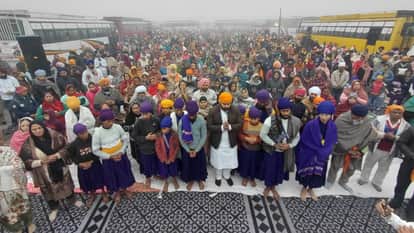 over two thousand devotees left for Fatehgarh Sahib in 45 buses from Amritsar