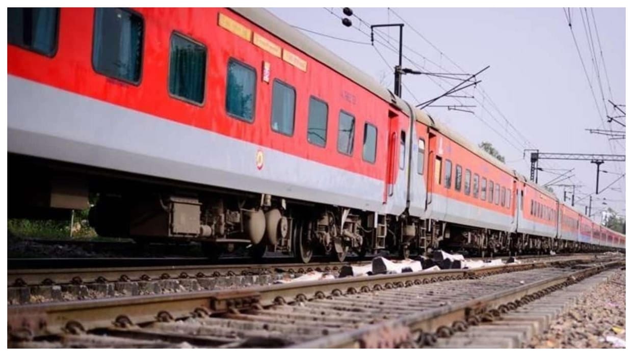 Nanda Devi Express Newlywed Woman MissingTraveled from Kanpur with Husband for Pilgrimage to Kedarnath