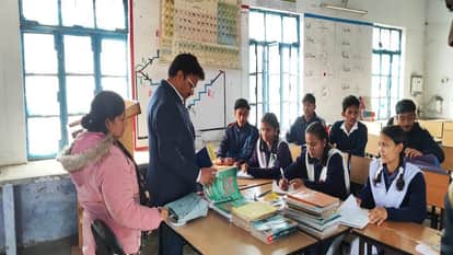 Chief Education Officer conducted a surprise inspection of the schools in Ramnagar