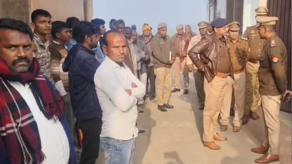 jeweler bludgeoned his two sons with a brick In Kanpur killing younger one then he suicide