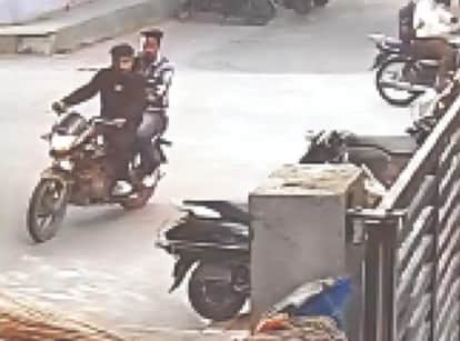 Indore News: Angry over the amputation of his injured son's leg, a goon attacked a doctor; three arrested.