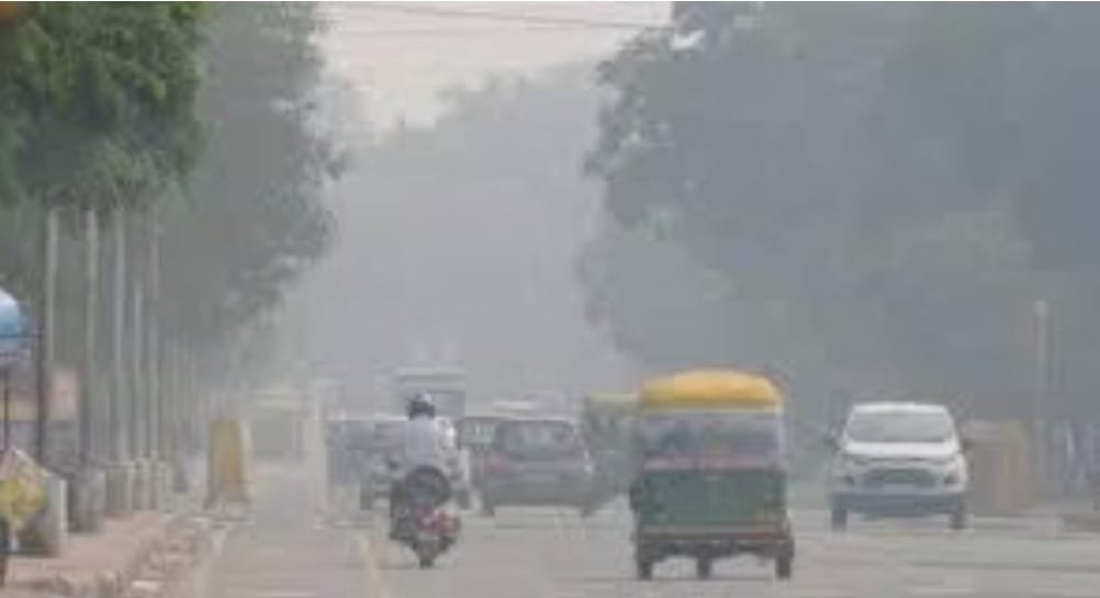 MP Weather Today: Fog wreaks havoc in Madhya Pradesh, cold weather breaks records, mercury drops below 3 degre