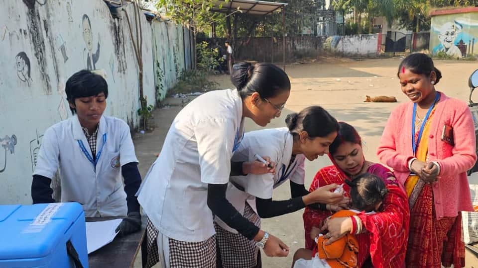 बस्तर में पल्स पोलियो अभियान