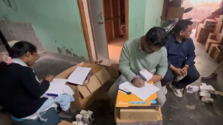 CG News: सारंगढ़ में नकली दवा कांड की कड़ी उजागर, घर के अवैध गोदाम से 50 लाख की दवाएं जब्त