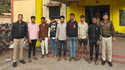 Tire shop owner attacked in Raipur, seven accused arrested, sharp weapons also seized