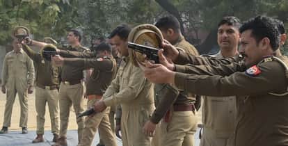 Kanpur 50% of sub inspectors from 20 police stations couldnt assemble a carbine officers issue warning