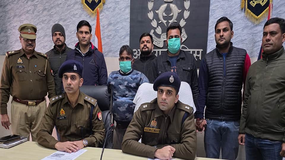 Agra Electrician Murder Wife Plots Killing with Disabled Lover Three Detained in Aligarh