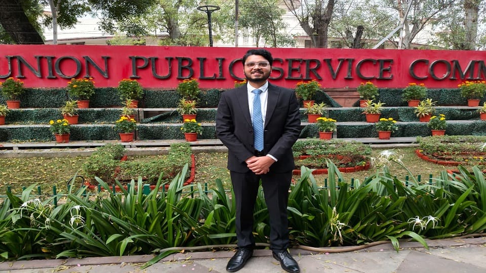 son of a farmer prateek secured 11th rank in IES examination