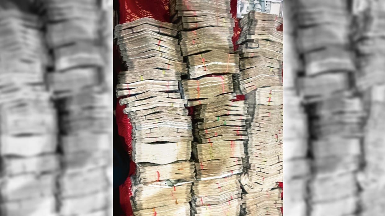 CBI action Lt Col arrested for taking bribe, FIR against wife; cash seized from home