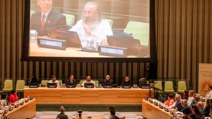 mantra of peace resonated at United Nations with Sri Sri Ravi Shankar celebrating second World Meditation Day