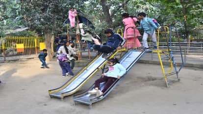 Dense fog returns to Bareilly people shiver in the cold wave