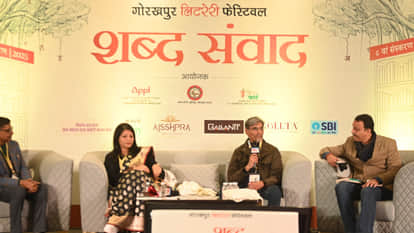 Senior journalist and writer Yashwant Vyas also participated in the Gorakhpur Literary Festival.