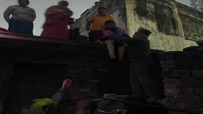 Fire Breaks Out at Guest House in Agra, Fire Brigade Rescues Guests via Rooftop