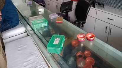 Jewelry stolen from the shelf in haldwani