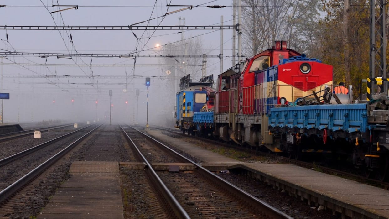 What to Do If Train is Delayed Due to Fog Know Indian Railways Rules and Regulations