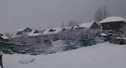 One foot of snow fell in Zojila, traffic crisis on Ladakh-Kashmir link road