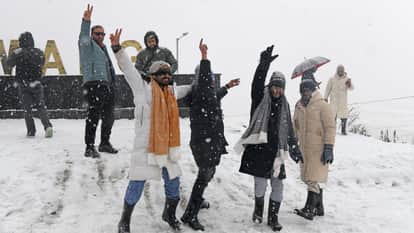 Jammu Kashmir: Kashmir Valley wrapped in a white sheet of snow, tourist places regain their glory