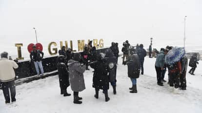 Tourists from across the country are reaching Kashmir to enjoy the weather.